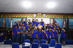 Pelatihan personal grooming di SMK Teknologi Nasional Denpasar