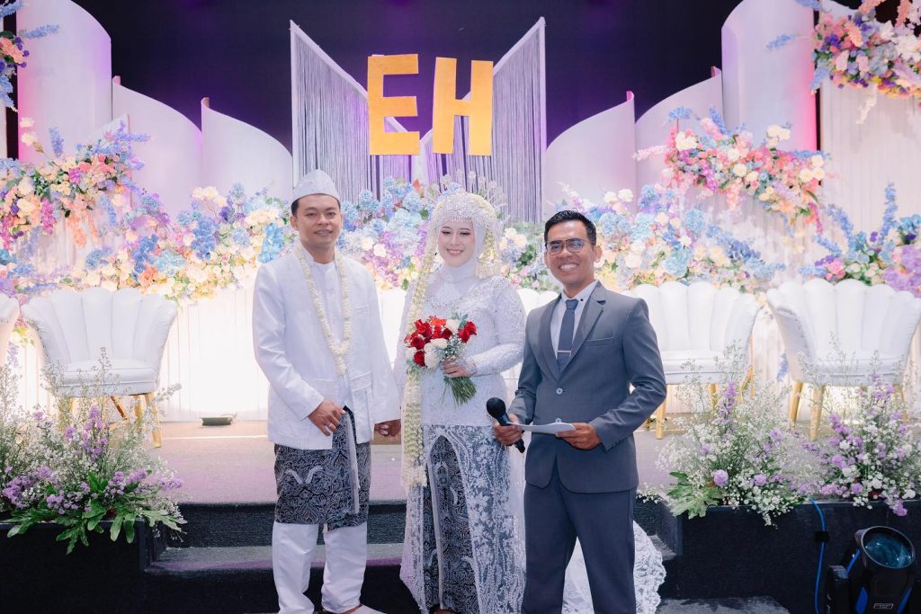 MC-ing The Wedding “Akad & Reception” of Elda & Hendra